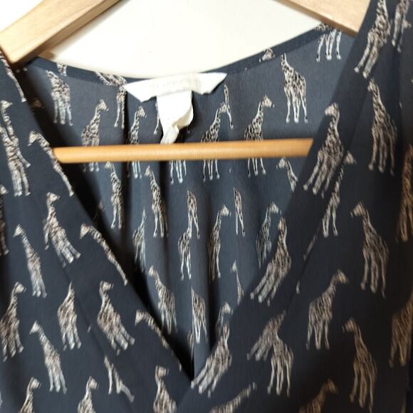 H&M Giraffe Print Top Short Sleeve V Neck Blouse - Picture 7 of 9